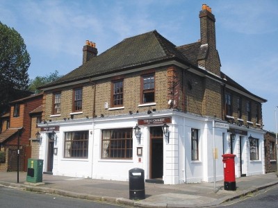 Devonshire Arms pub closes again